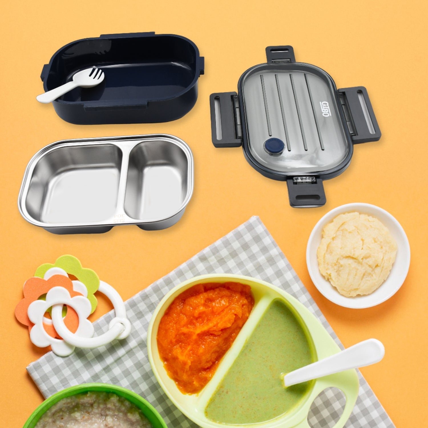 Waterproof mobile case with lock, ideal for underwater, swimming, and camping use. Waterproof mobile case with lock, ideal for underwater, swimming, and camping use.